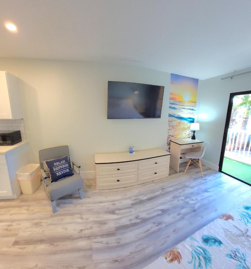 Satellite Motel St. Pete Beach Dış mekan fotoğraf